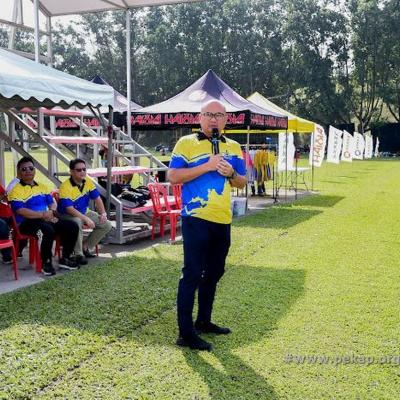 Bola Sepak Upm 001